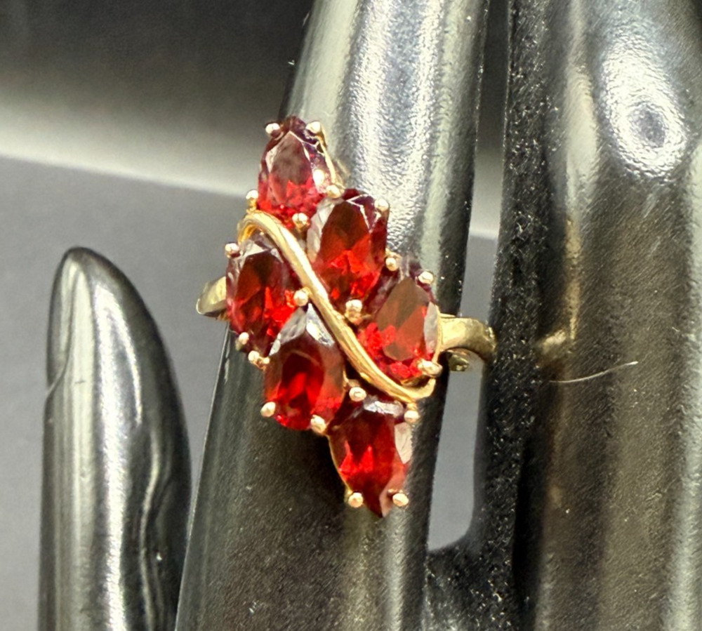 Vintage EV 10K Yellow Gold Red Garnet Cocktail Ring Waterfall Cluster Size 8